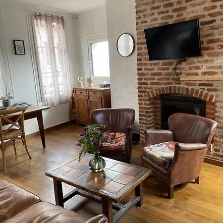 Vancouver Apartment Honfleur