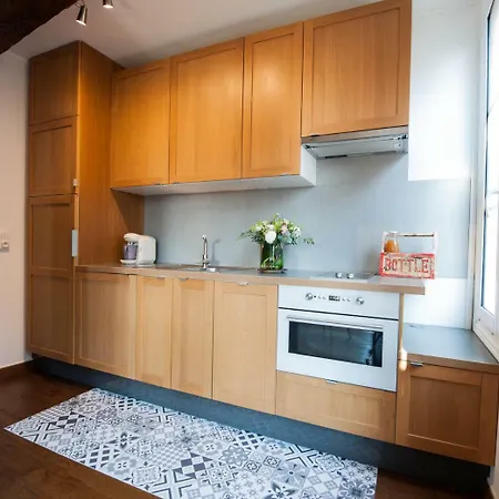 Vancouver Apartment Honfleur